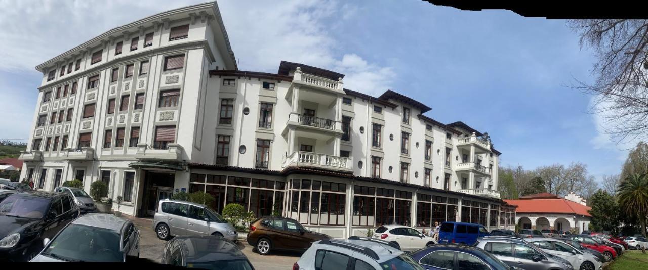 Gran Hotel Balneario De Lierganes Bagian luar foto