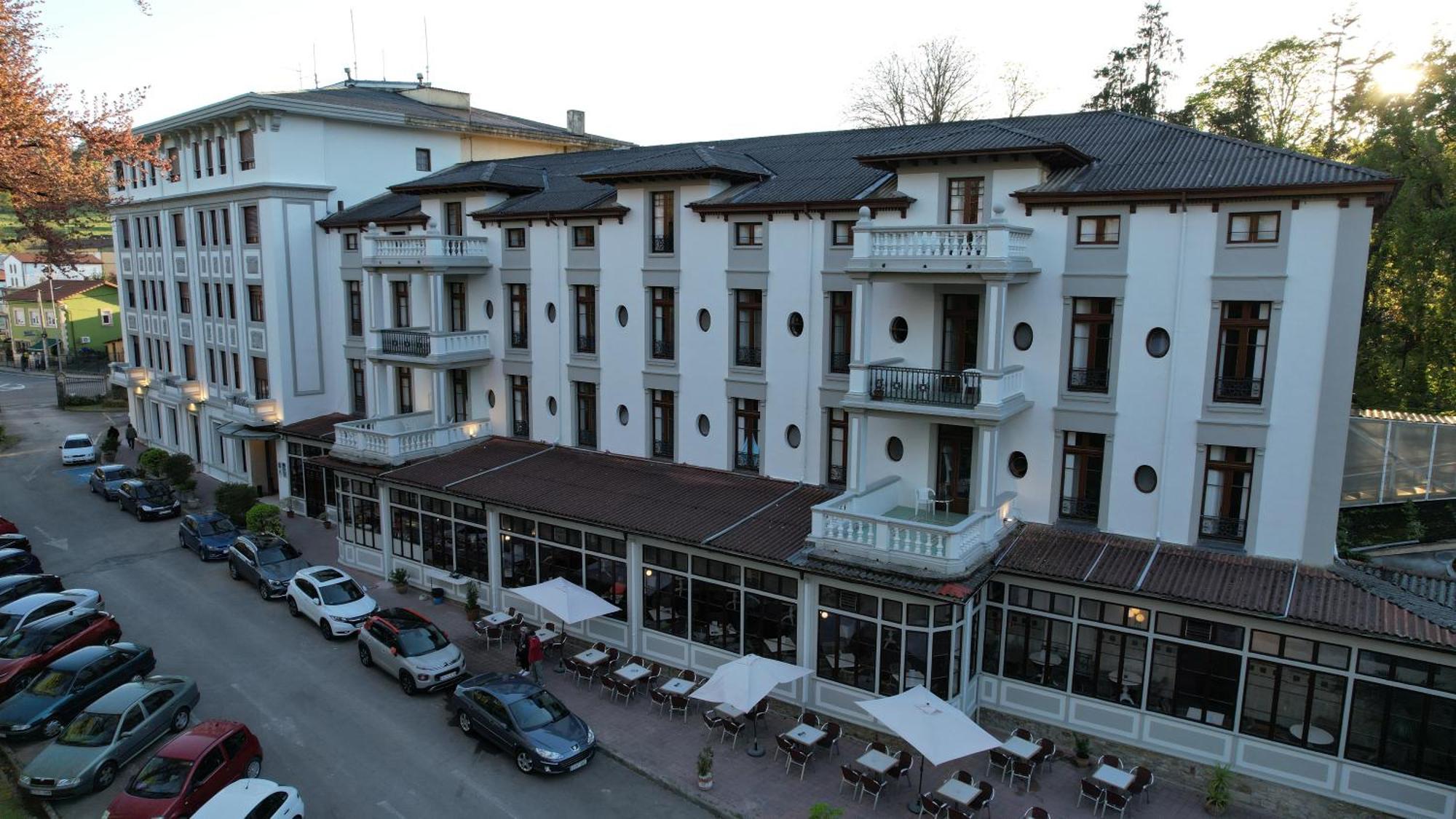 Gran Hotel Balneario De Lierganes Bagian luar foto