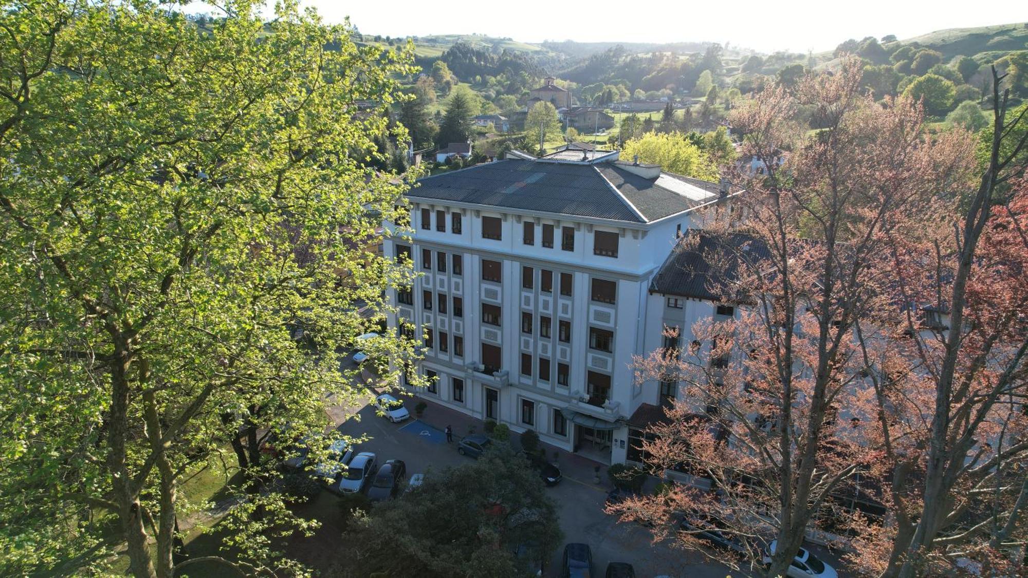 Gran Hotel Balneario De Lierganes Bagian luar foto